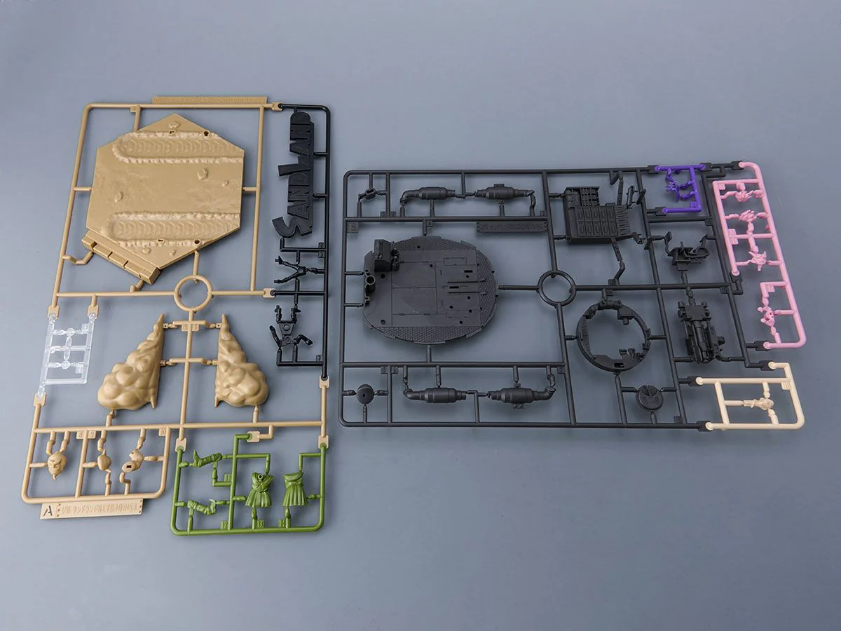 1/35 Sand Land Royal Army Tank Corps Model Kit - Image 13