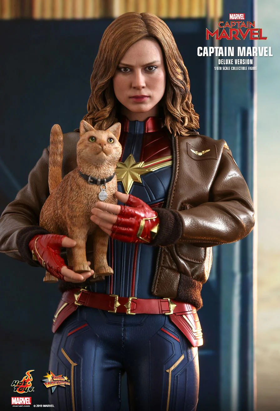Captain Marvel - Captain Marvel Deluxe Ver. MMS522 - Image 2