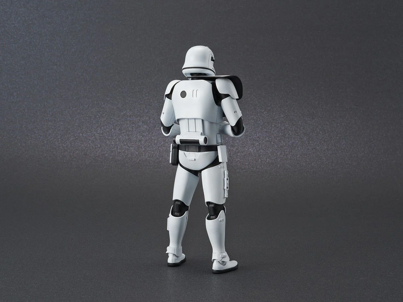 First Order Stormtrooper (Rise of Skywalker) 1/12 Scale Model Kit - Image 3