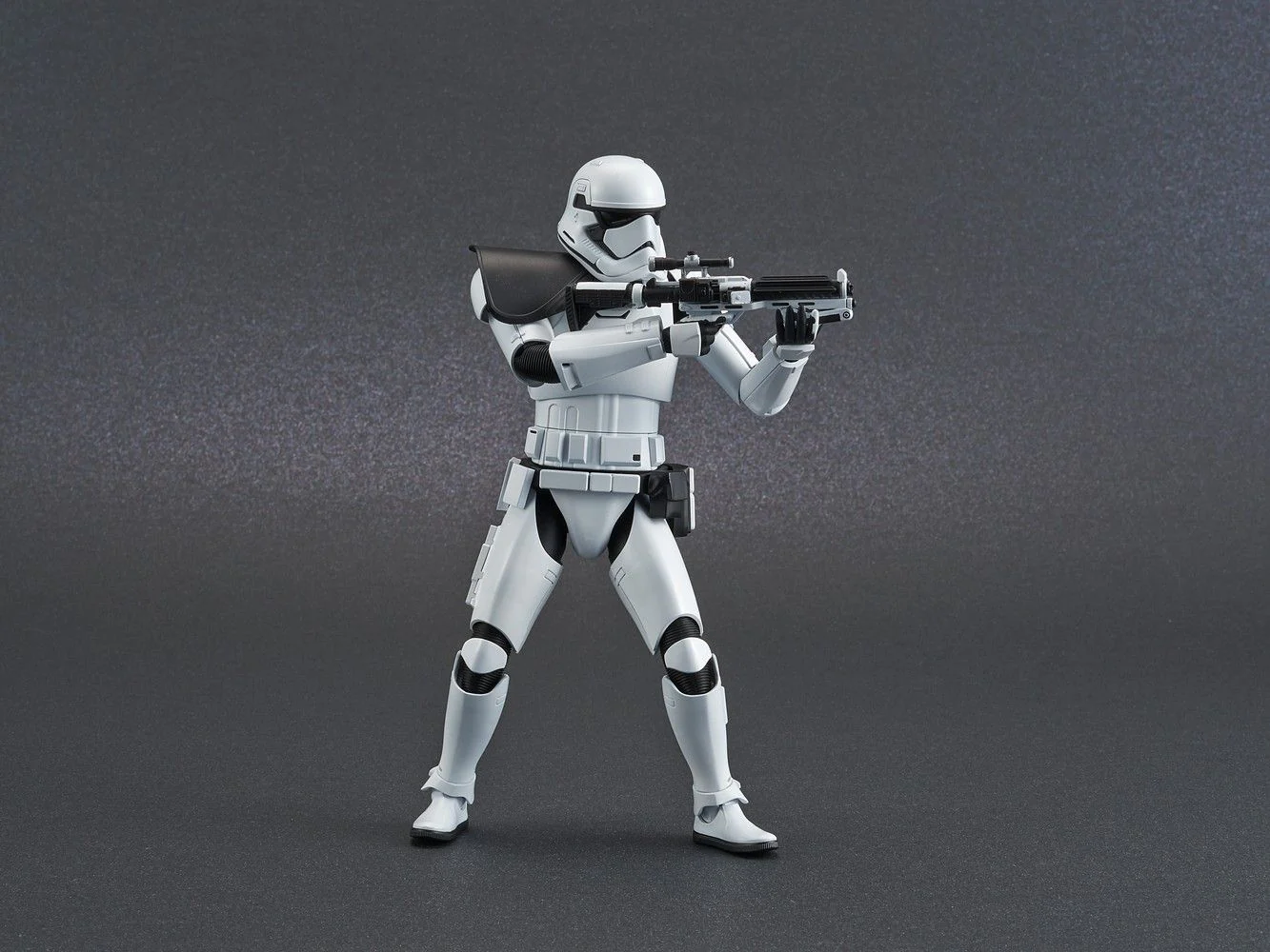 First Order Stormtrooper (Rise of Skywalker) 1/12 Scale Model Kit - Image 6