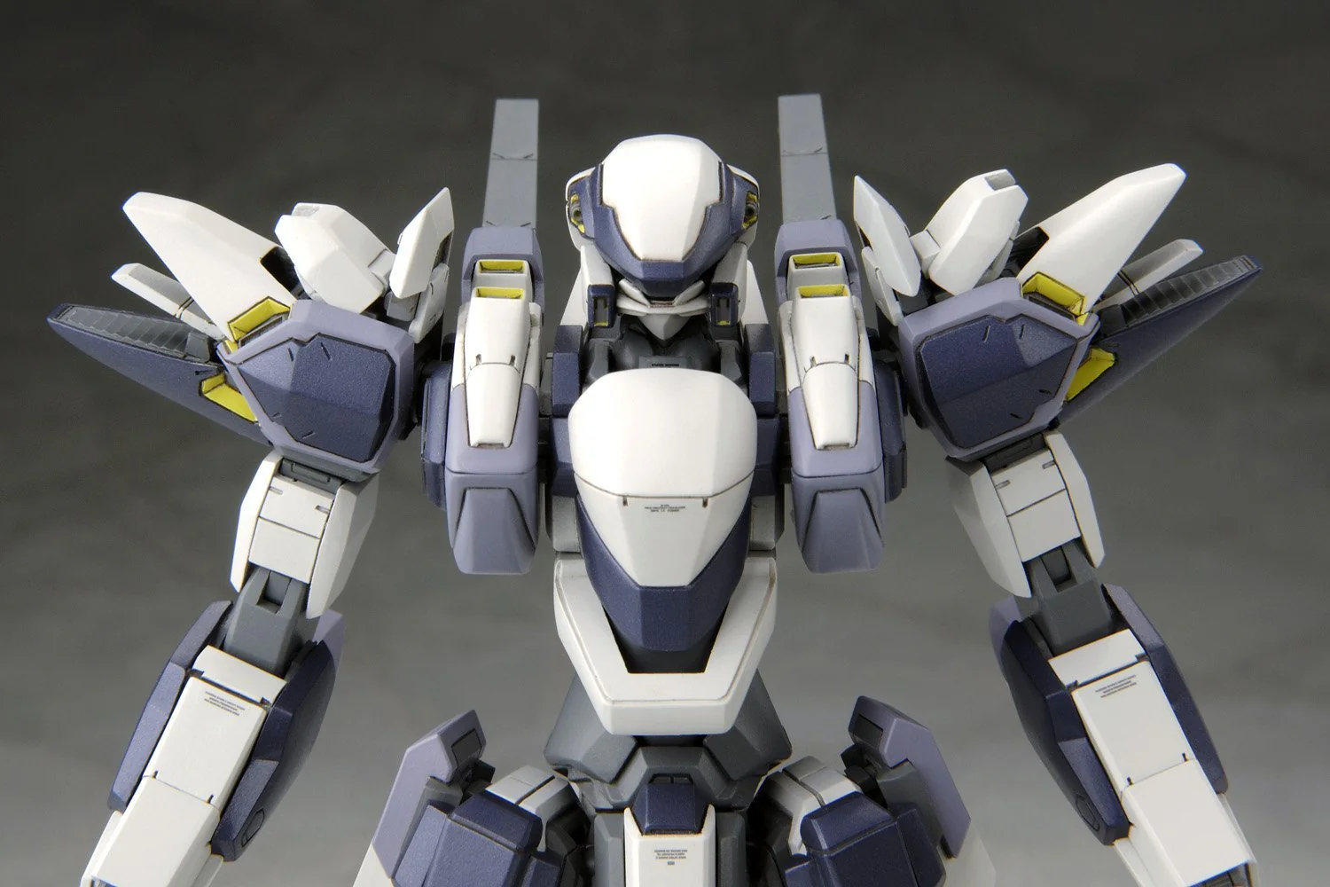 Fullmetal Panic The Second Raid: ARX-7 Arbalest 1/60 Scale Action Figure - Image 7