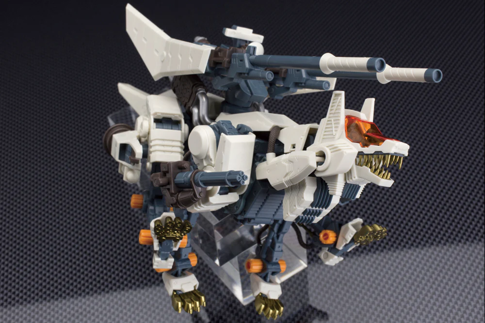 HMM #002 RHI3 Command Wolf (Repackage Ver.) Model - Image 11