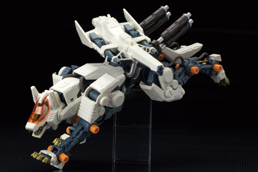 HMM #002 RHI3 Command Wolf (Repackage Ver.) Model - Image 8