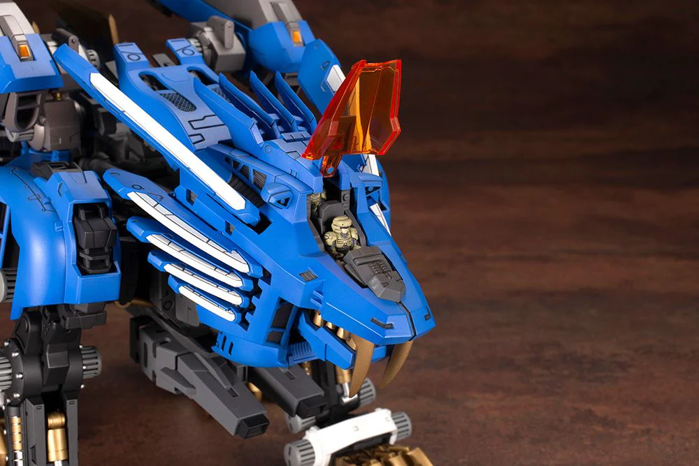 HMM #016 Zoids RZ-028 Blade Liger (Attack Booster Version) Model Kit - Image 9