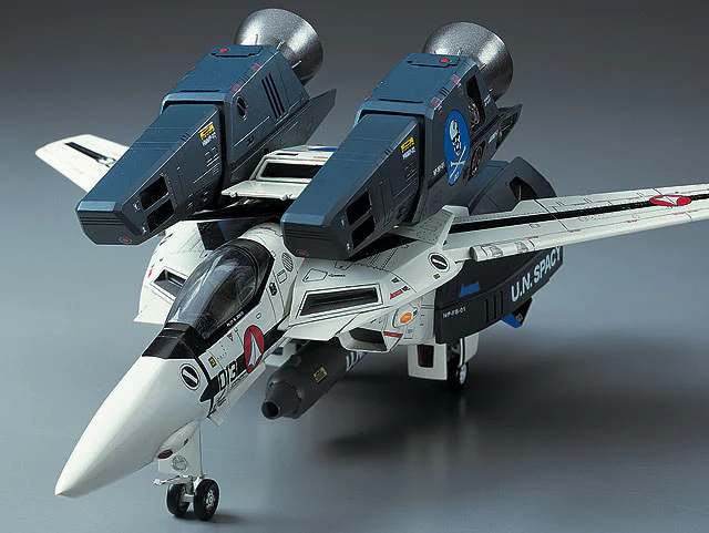 "Macross: DYRL" #17 VF-1 Super/Strike Valkyrie 1/72 Model Kit - Image 4