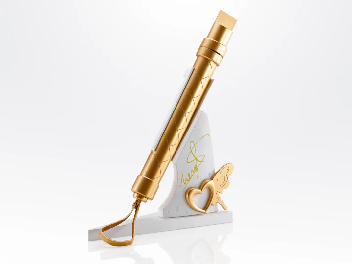 Macross Frontier Proplica: Sheryl Nome's Microphone Replica