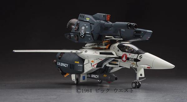 "Macross" VF-1S/A Strike/Super Valkyrie "Skull Platoon" 1/48 Model Kit - Image 4