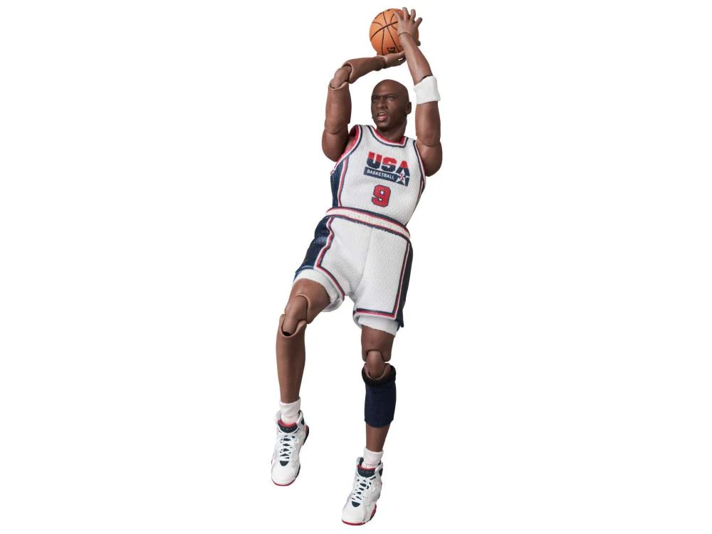 Michael Jordan (1992 Team USA) MAFEX No. 132 - Image 5