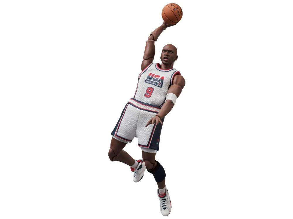 Michael Jordan (1992 Team USA) MAFEX No. 132 - Image 6