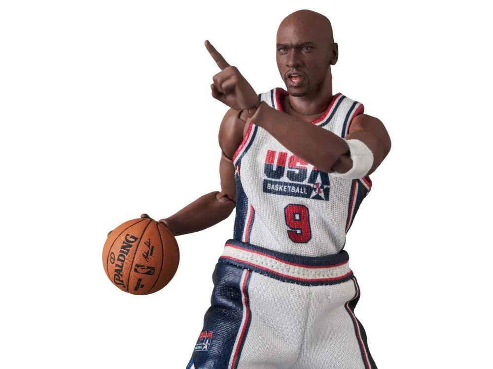 Michael Jordan (1992 Team USA) MAFEX No. 132 - Image 8