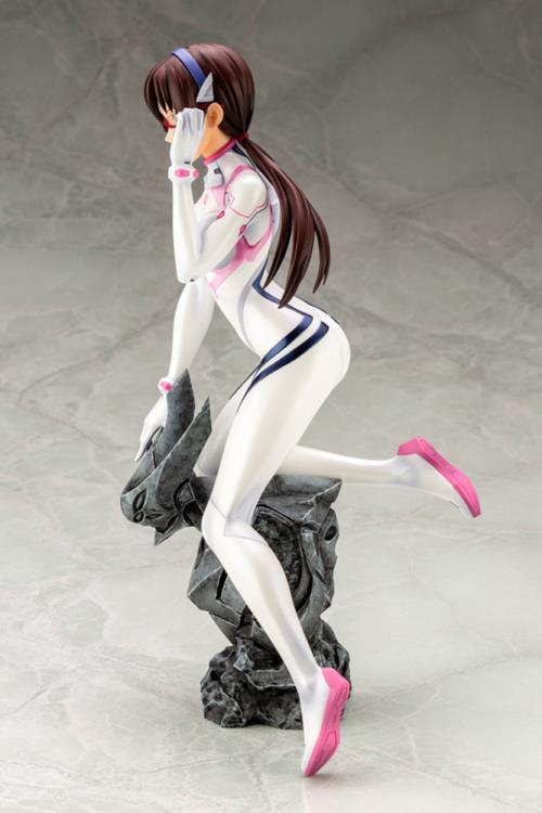 Neon Genesis Evangelion: Mari Makinami Illustrious (White Plugsuit Ver.) 1/6 Statue - Image 3