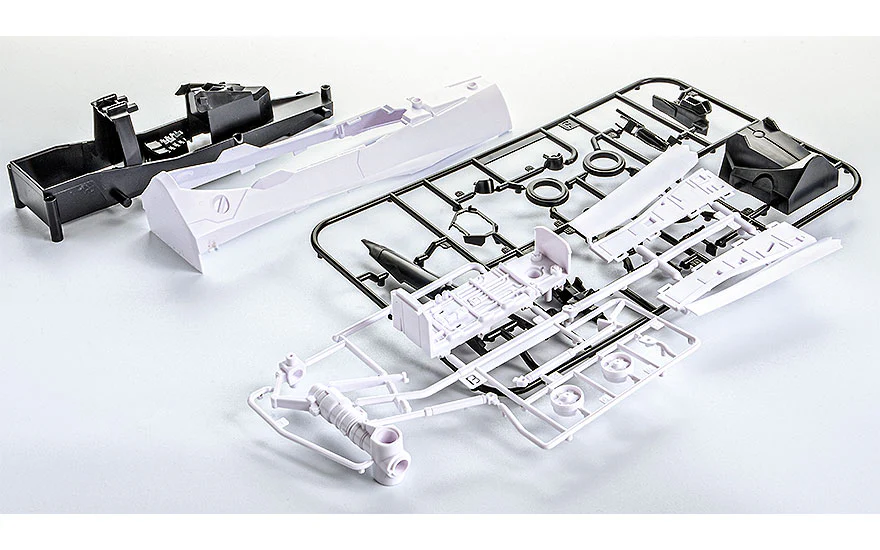 PLAMAX VF-25F MF-51: Minimum Factory Macross Frontier Fighter Nose 1/20 Scale Model Kit - Image 7