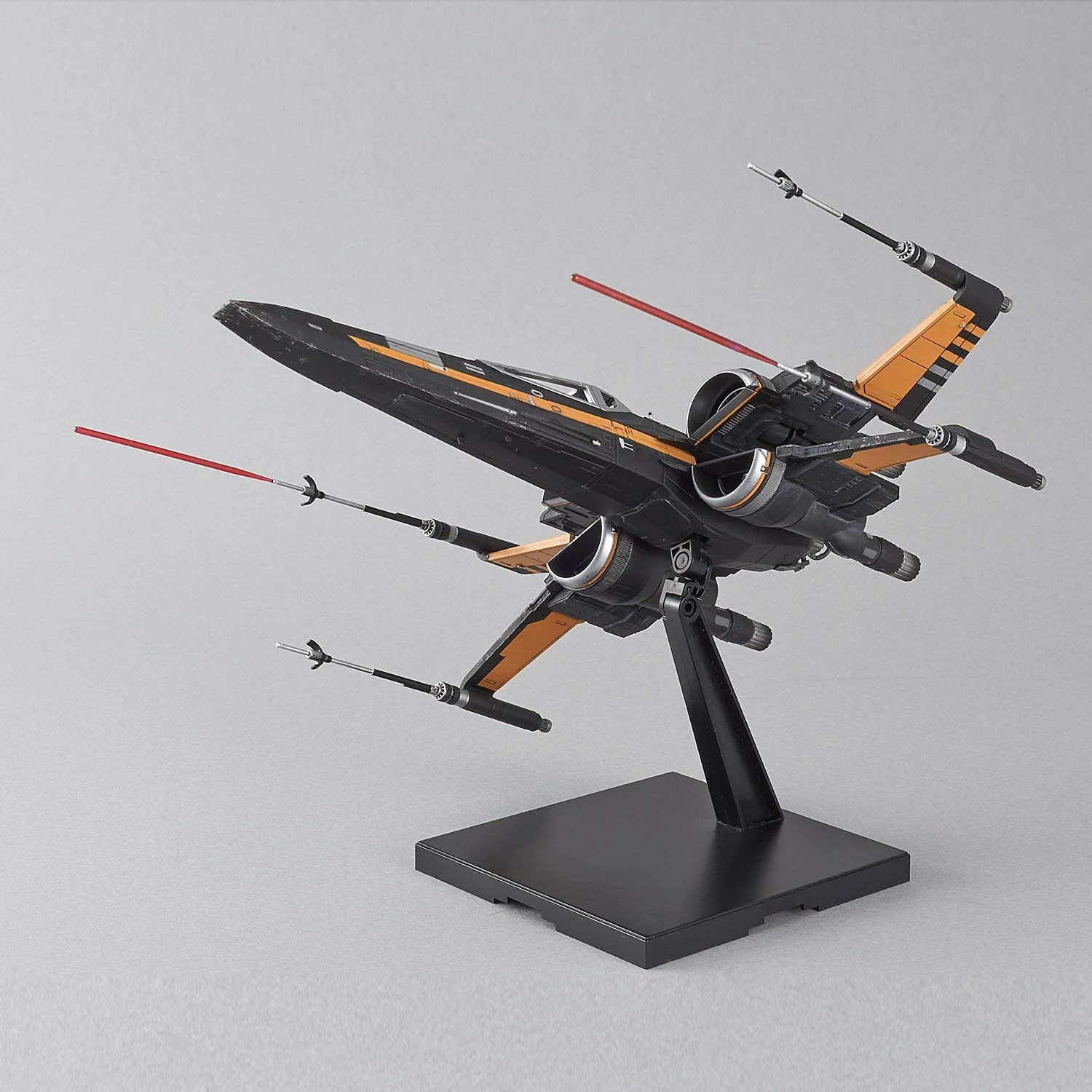 Poe's Boosted X-Wing Starfighter 1/72 Scale Model Kit - Image 3