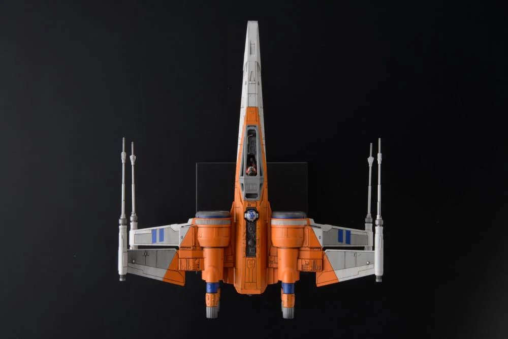 Poe's X-Wing Starfighter (Rise of Skywalker) 1/72 Scale Model Kit - Image 3