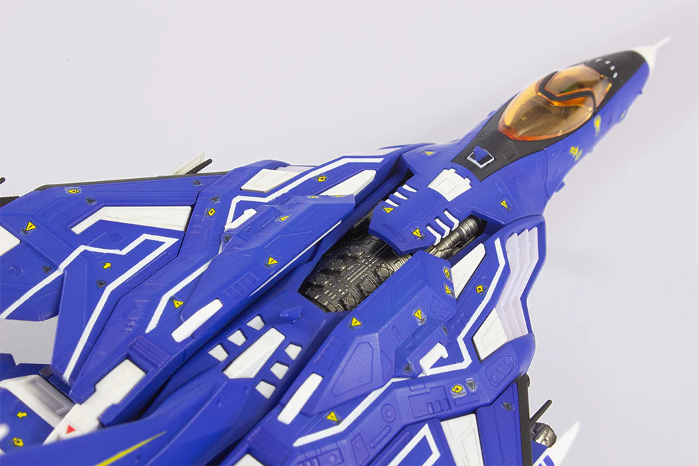 Raiden V Director's Cut FT-00004A Azuma (2P Color Ver.) 1/100 Scale Model Kit - Image 6