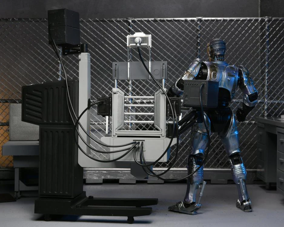 RoboCop - Ultimate Battle Damaged RoboCop with Chair - Image 6