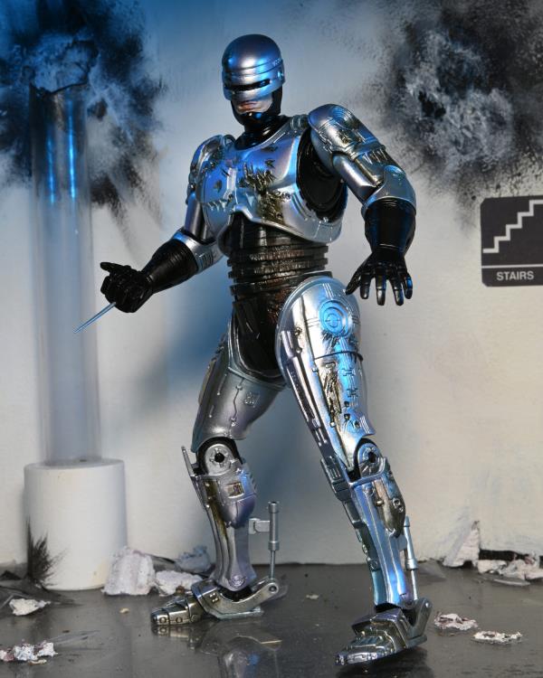 RoboCop - Ultimate Battle Damaged RoboCop with Chair - Image 8