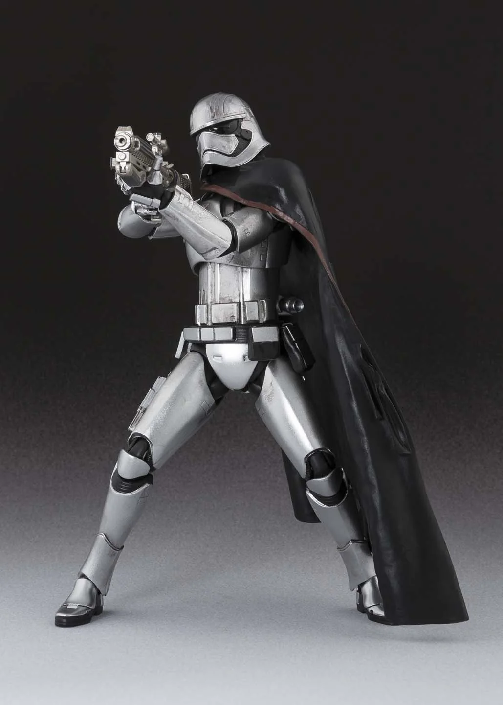 S.H. Figuarts - Star Wars - Captain Phasma - Image 3