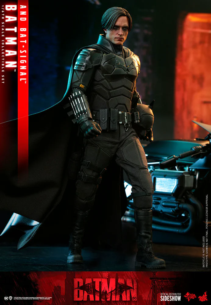 The Batman: Batman & Bat-Signal MMS641 Exclusive - Image 17