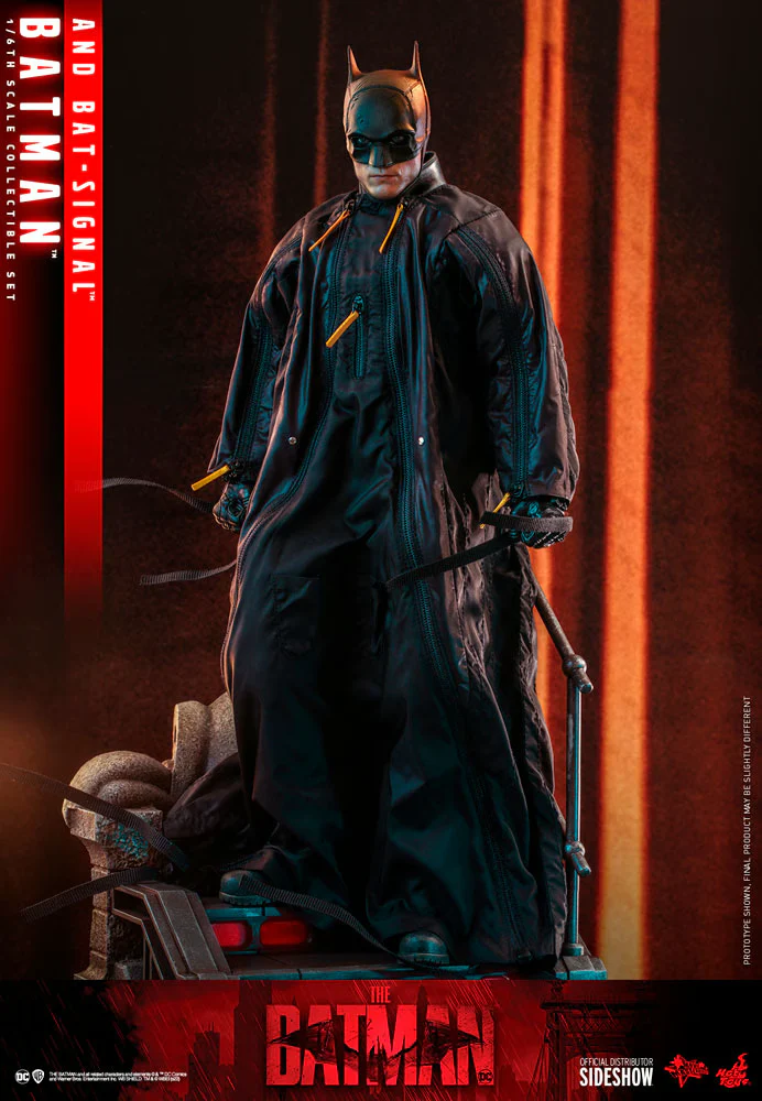 The Batman: Batman & Bat-Signal MMS641 Exclusive - Image 21
