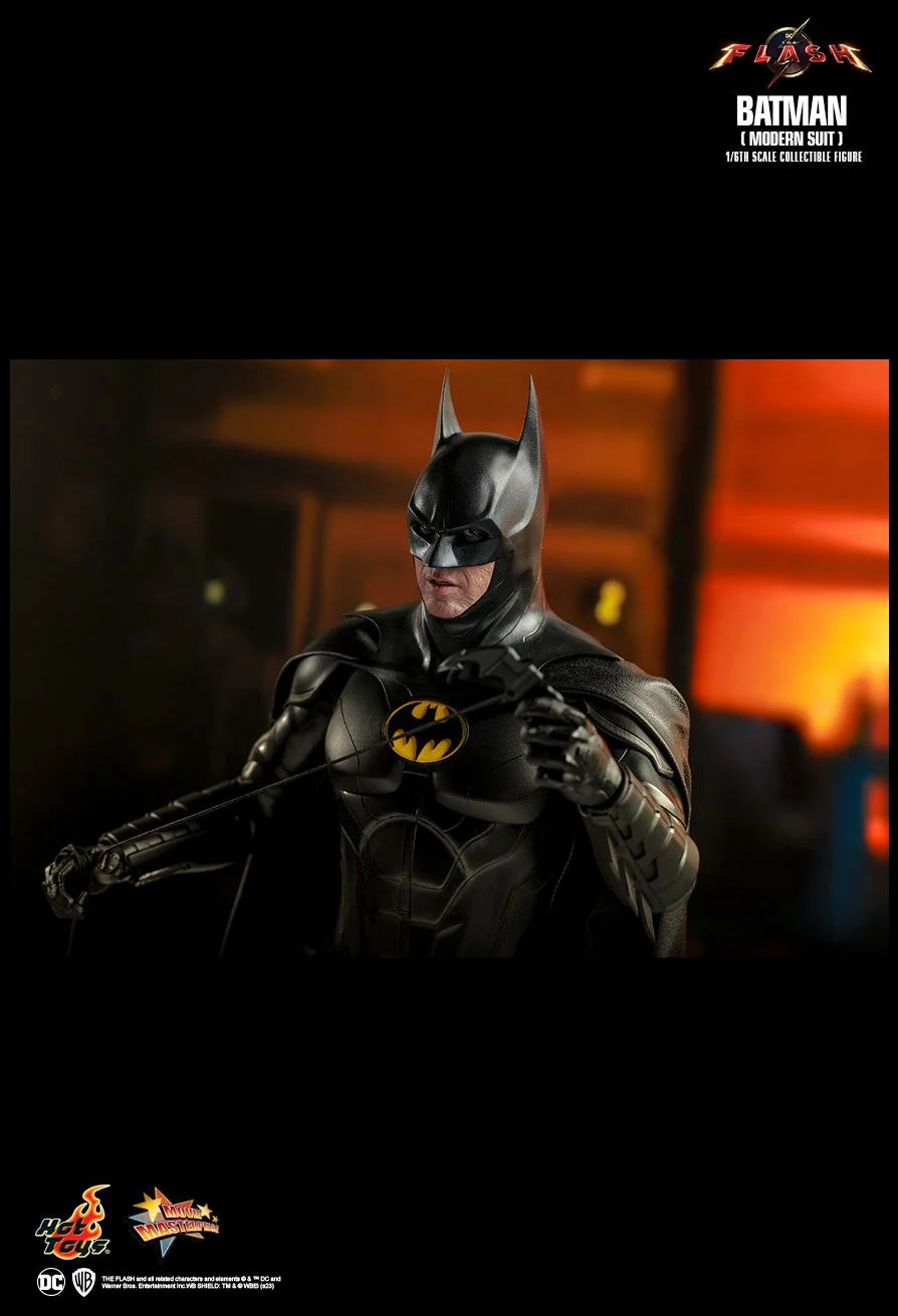 The Flash: Batman (Modern Suit) MMS712 - Image 13