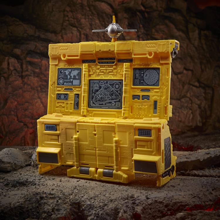 Transformers WFC: Kingdom Titan WFC-K30 Autobot Ark - Image 8
